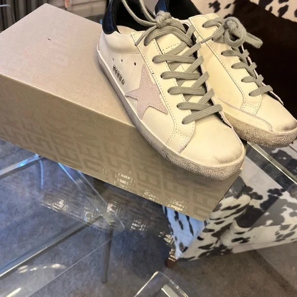 White and gray sneaker - Picture 5 of 5